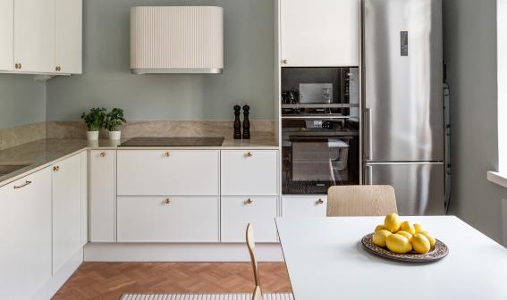 Moderni_vaalea_valkoinen_l-keittiö_4393