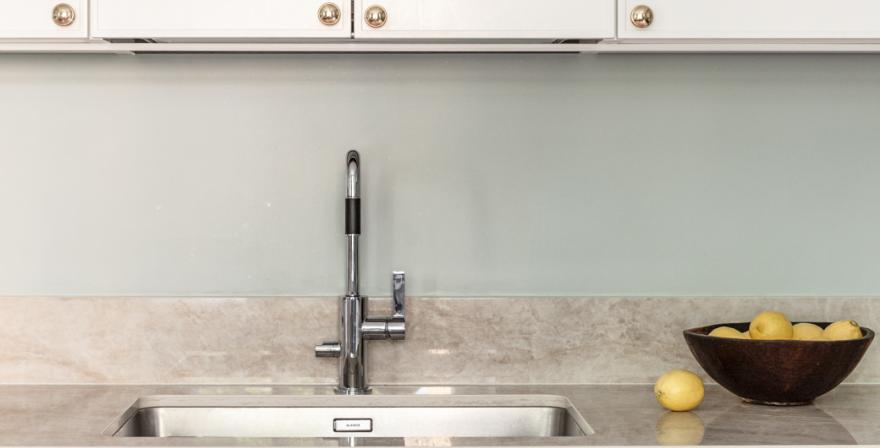 Moderni_vaalea_valkoinen_l-keittiö_4196