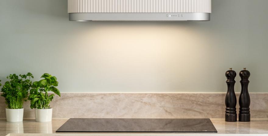 Moderni_vaalea_valkoinen_l-keittiö_4206