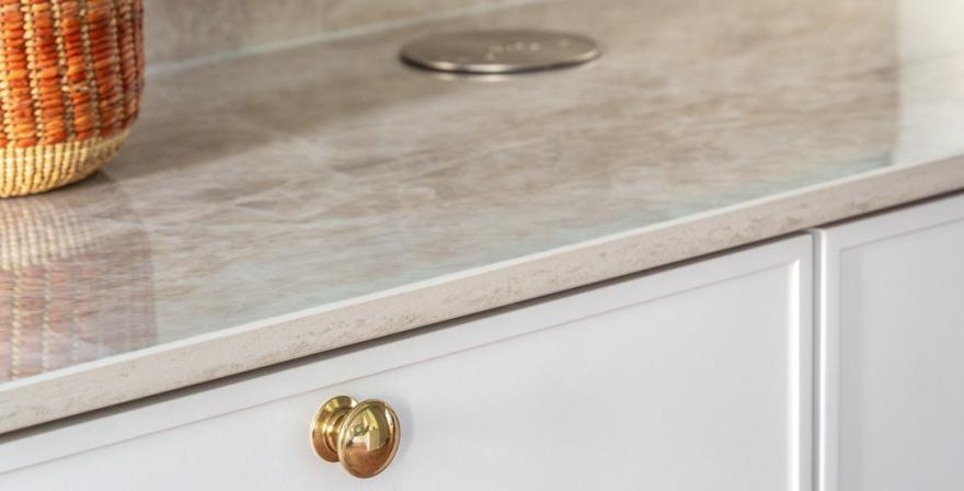 Moderni_vaalea_valkoinen_l-keittiö_4226